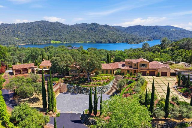 9688 Clos Du Lac Cir, Loomis, CA 95650