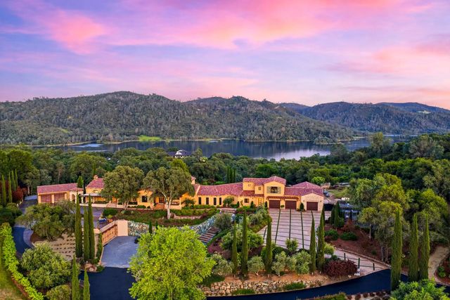 9688 Clos Du Lac Cir, Loomis, CA 95650
