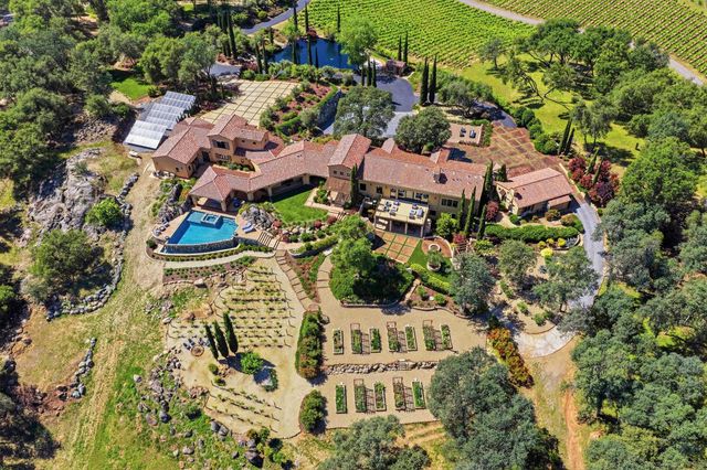 9688 Clos Du Lac Cir, Loomis, CA 95650