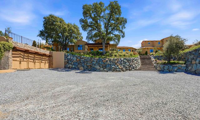9688 Clos Du Lac Cir, Loomis, CA 95650