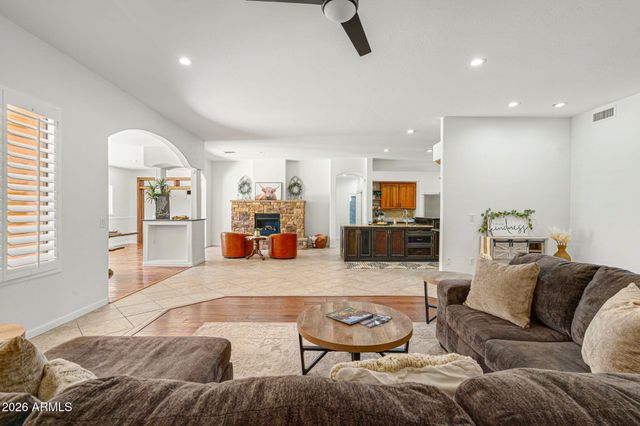 9537 W ELECTRA Lane, Peoria, AZ 85383