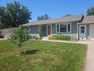1506 Sunset Drive, Belle Plaine, IA 52208