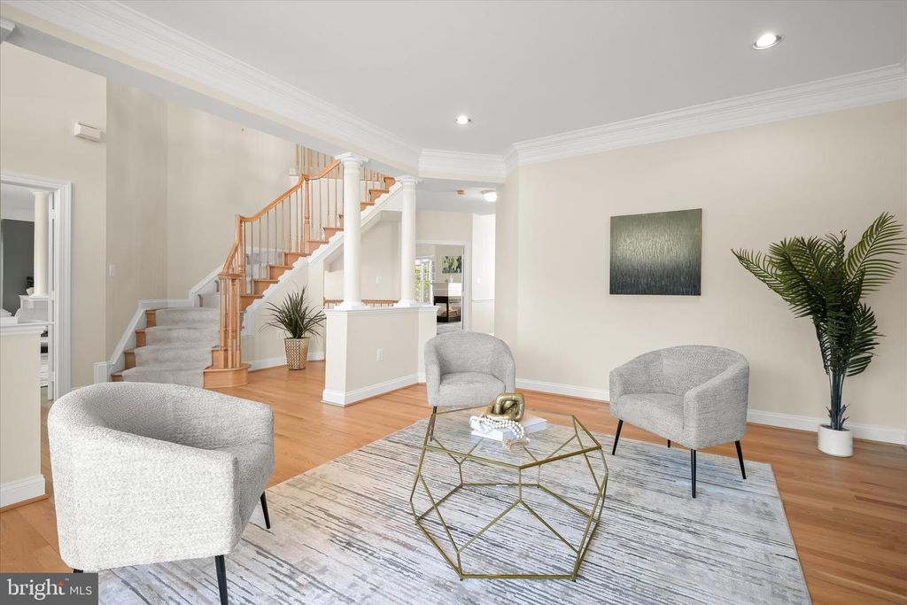 Image 11 of property listing at 16907 HARBOUR TOWN DR, Ashton, MD 20861