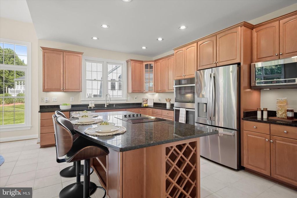 Image 22 of property listing at 16907 HARBOUR TOWN DR, Ashton, MD 20861