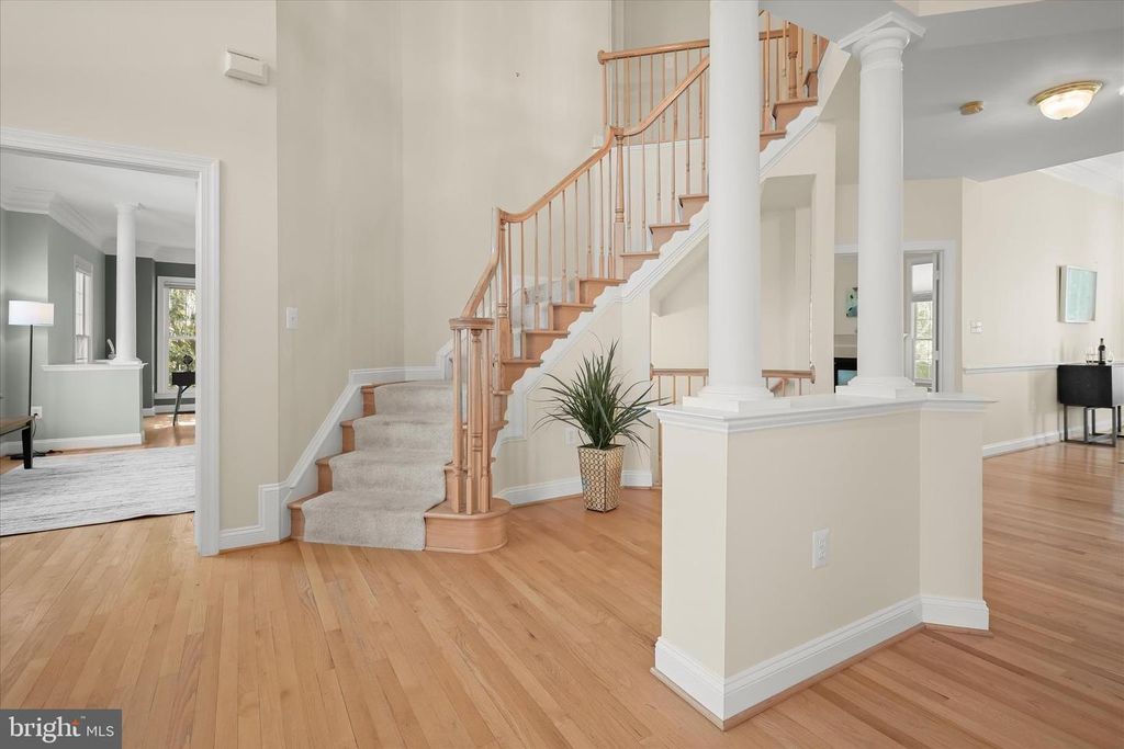 Image 3 of property listing at 16907 HARBOUR TOWN DR, Ashton, MD 20861