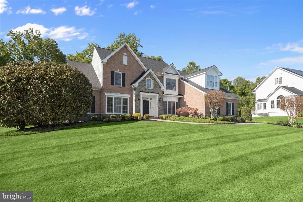 Image 57 of property listing at 16907 HARBOUR TOWN DR, Ashton, MD 20861