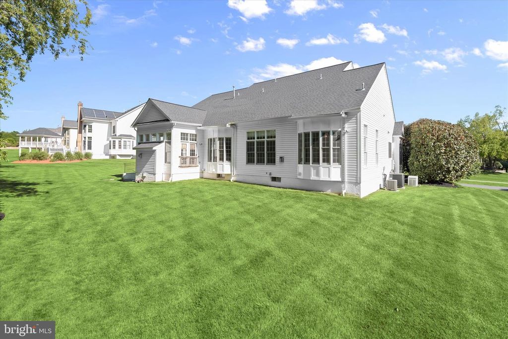 Image 63 of property listing at 16907 HARBOUR TOWN DR, Ashton, MD 20861