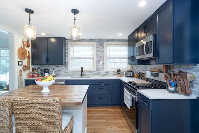 403 Valley Road, Middletown, RI 02842