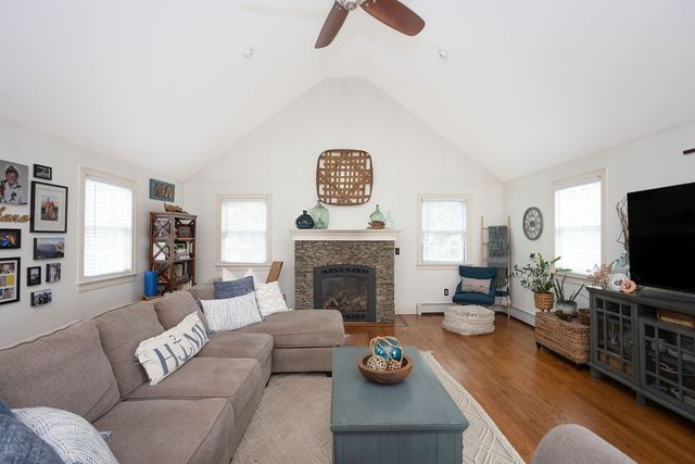 403 Valley Road, Middletown, RI 02842