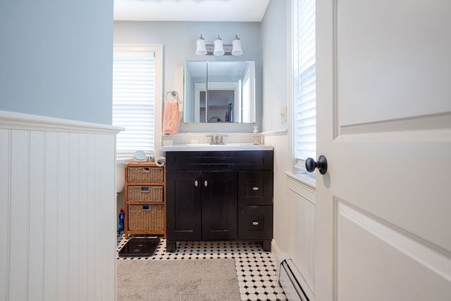 403 Valley Road, Middletown, RI 02842