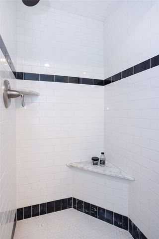 403 Valley Road, Middletown, RI 02842