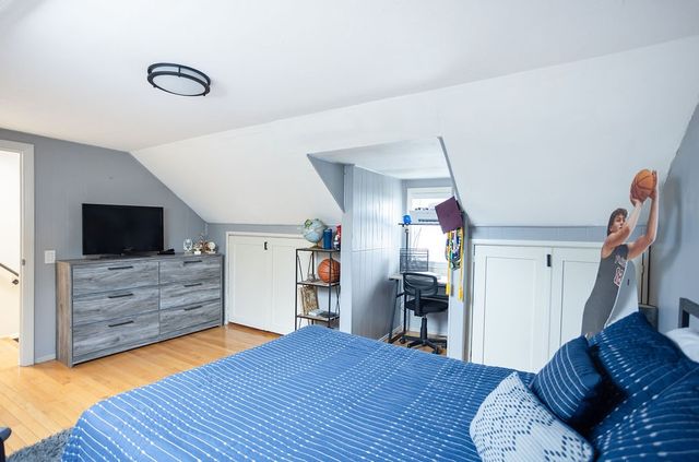 403 Valley Road, Middletown, RI 02842