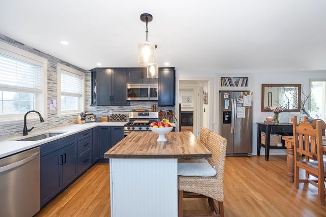 403 Valley Road, Middletown, RI 02842