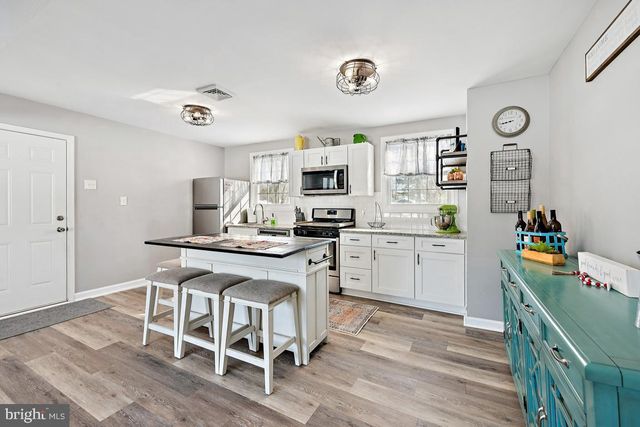 8 LANCIA PL, Lindenwold, NJ 08021