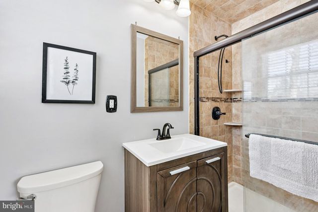 8 LANCIA PL, Lindenwold, NJ 08021