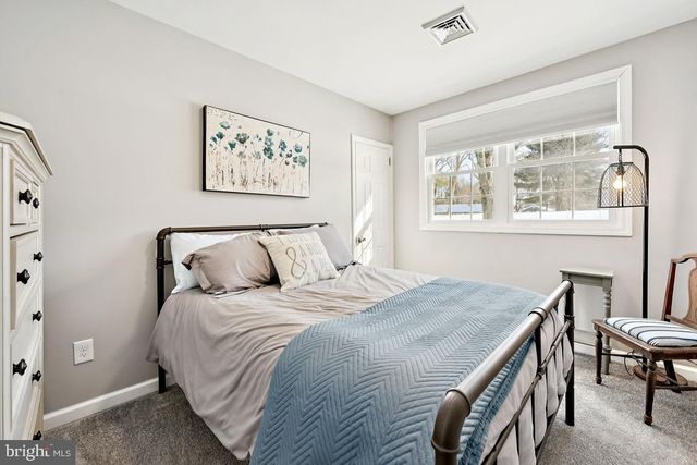 8 LANCIA PL, Lindenwold, NJ 08021