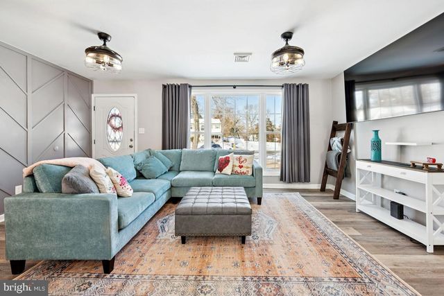 8 LANCIA PL, Lindenwold, NJ 08021