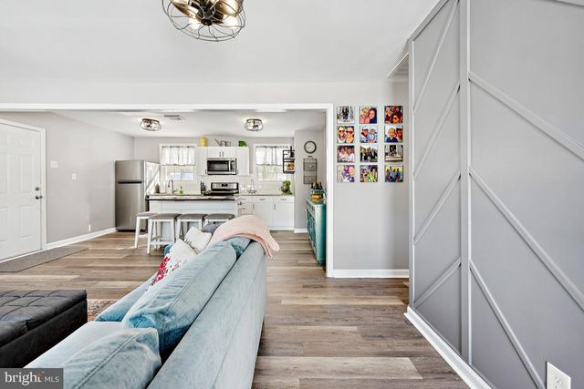 8 LANCIA PL, Lindenwold, NJ 08021