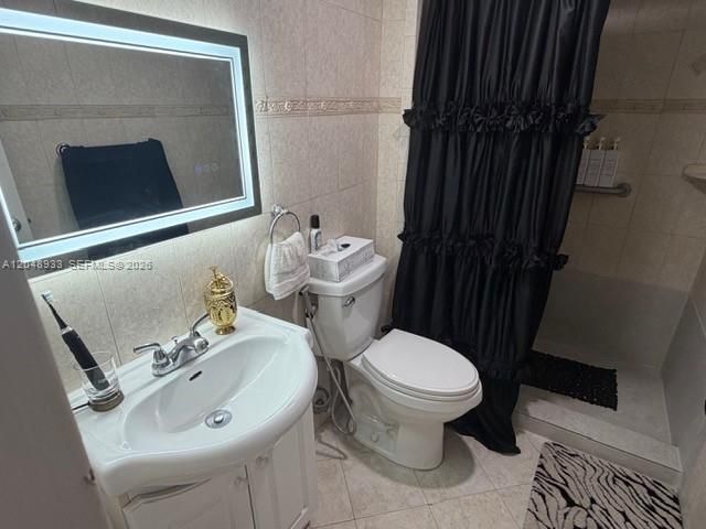 100 Bayview Dr 1208, Sunny Isles Beach, FL 33160