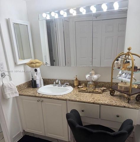 100 Bayview Dr 1208, Sunny Isles Beach, FL 33160