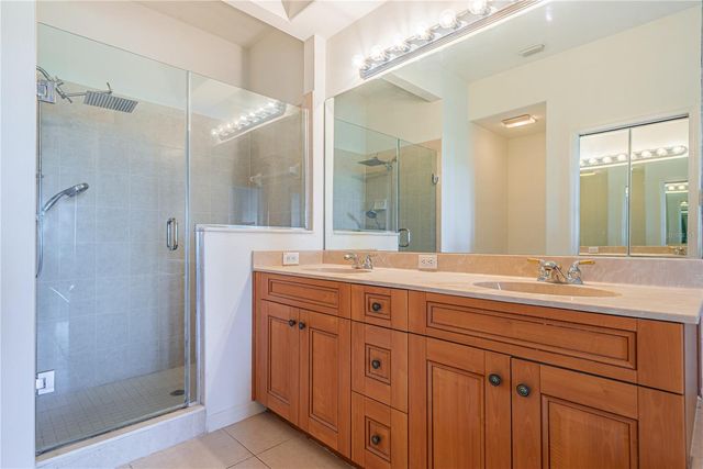 4324 SPINNAKER COVE LANE, Tampa, FL 33615