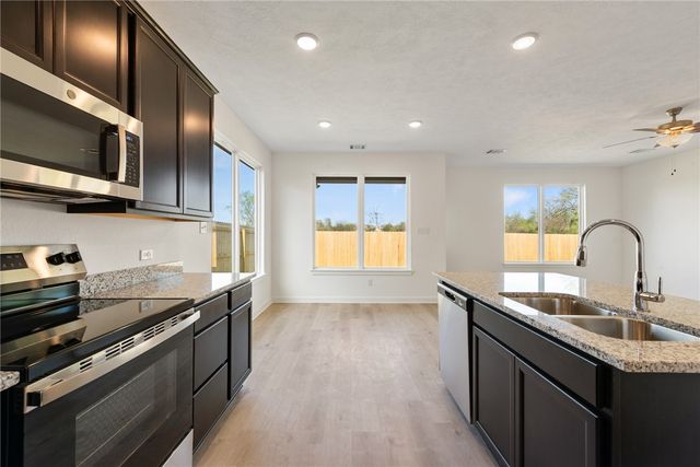 5669 Fox Bluff Drive, Bryan, TX 77807