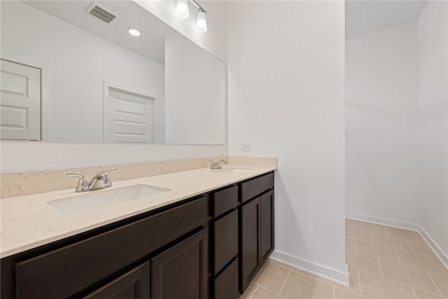 5669 Fox Bluff Drive, Bryan, TX 77807