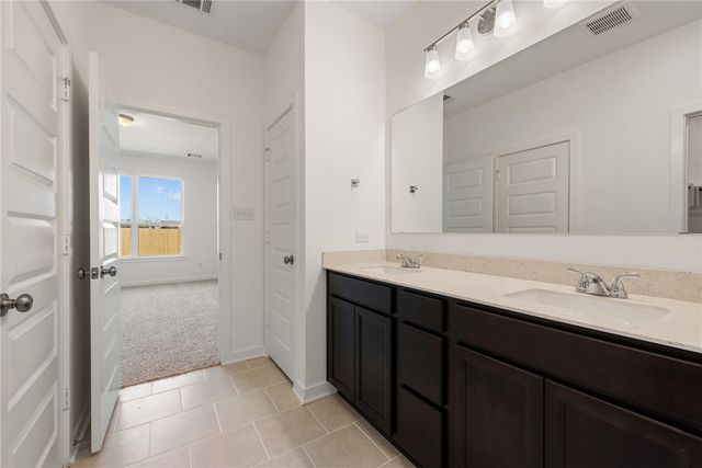 5669 Fox Bluff Drive, Bryan, TX 77807