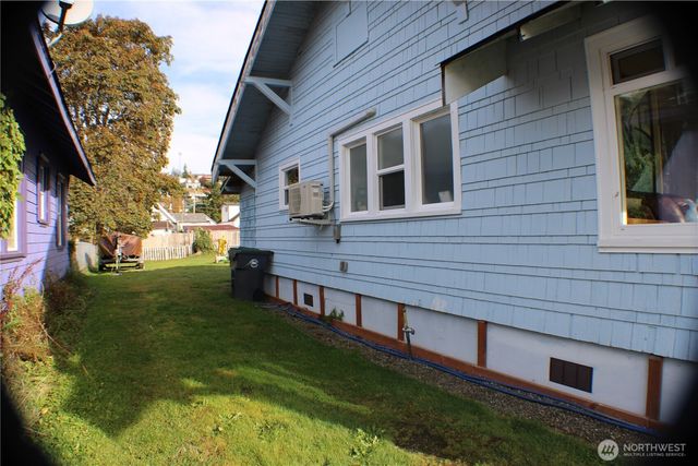 315 Eklund Avenue, Hoquiam, WA 98550
