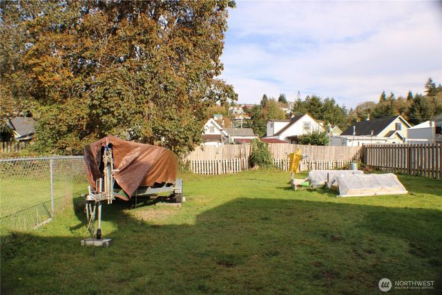 315 Eklund Avenue, Hoquiam, WA 98550