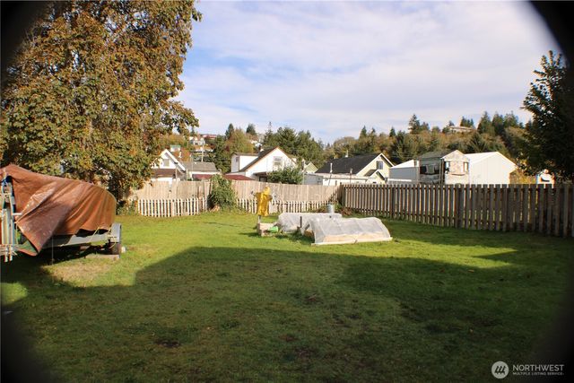 315 Eklund Avenue, Hoquiam, WA 98550