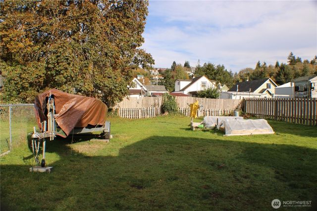 315 Eklund Avenue, Hoquiam, WA 98550