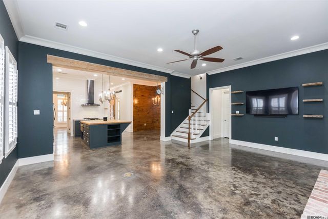 1914 Sugar Cane Ln, Baton Rouge, LA 70810