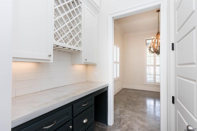 1914 Sugar Cane Ln, Baton Rouge, LA 70810