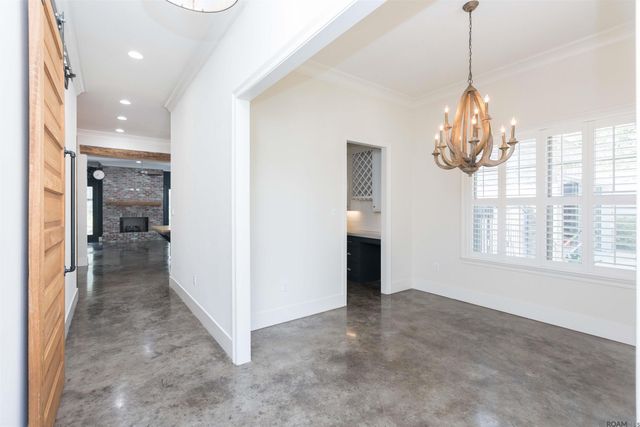 1914 Sugar Cane Ln, Baton Rouge, LA 70810