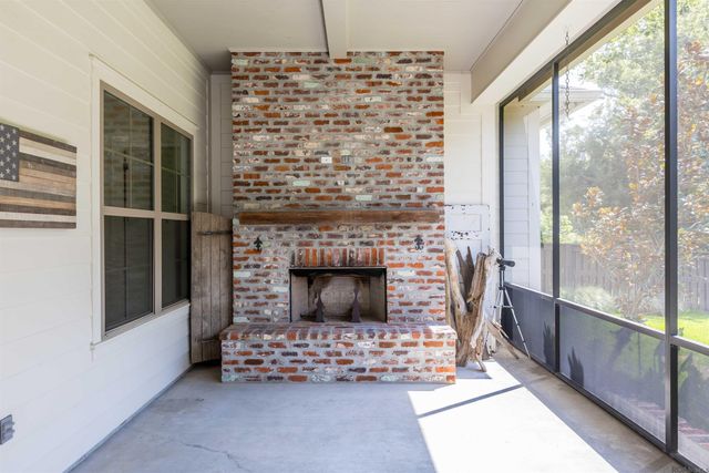 1914 Sugar Cane Ln, Baton Rouge, LA 70810