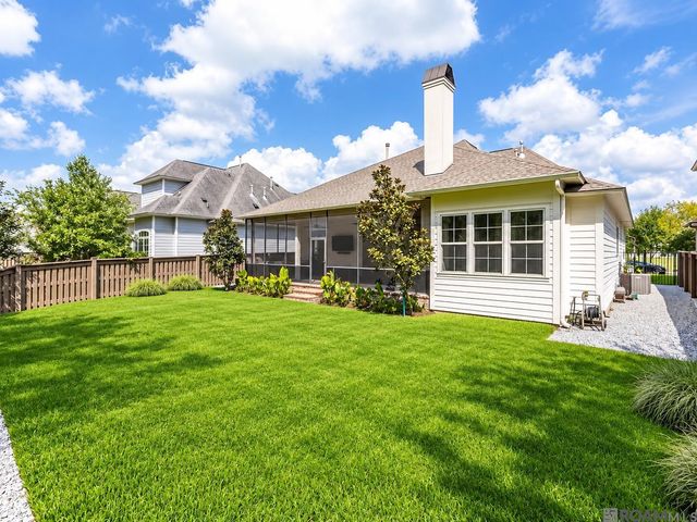 1914 Sugar Cane Ln, Baton Rouge, LA 70810