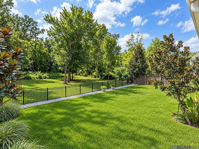 1914 Sugar Cane Ln, Baton Rouge, LA 70810