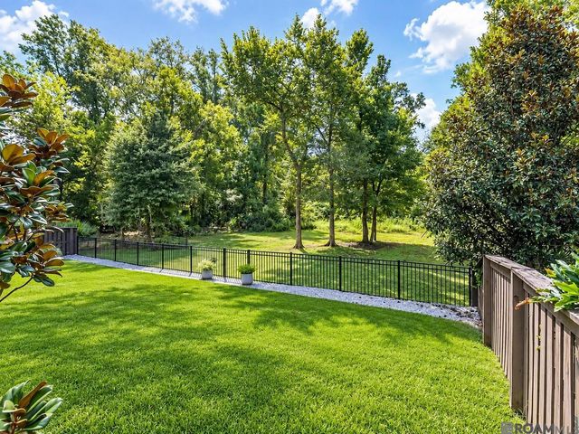 1914 Sugar Cane Ln, Baton Rouge, LA 70810