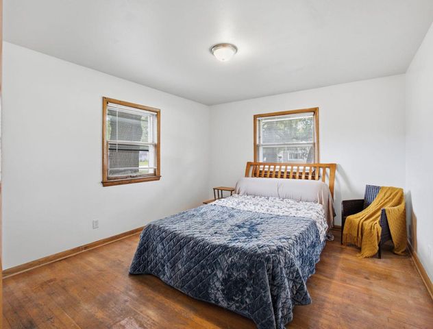921 W Theresa LANE, Glendale, WI 53209
