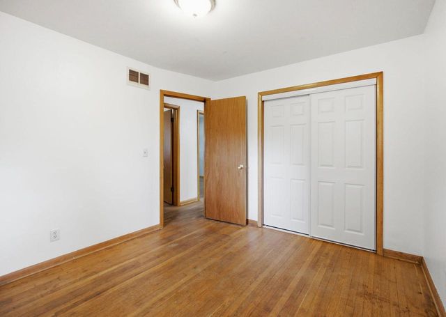 921 W Theresa LANE, Glendale, WI 53209