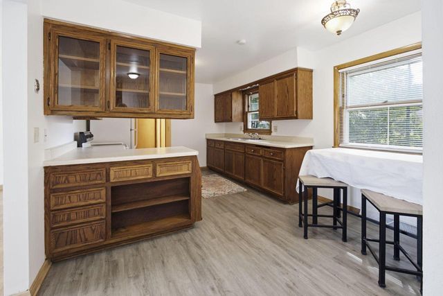 921 W Theresa LANE, Glendale, WI 53209