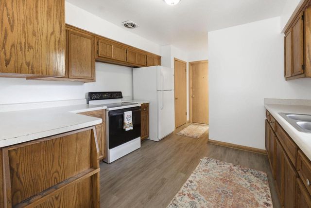 921 W Theresa LANE, Glendale, WI 53209