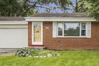 921 W Theresa LANE, Glendale, WI 53209