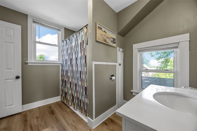 1100 English Boulevard, Marion, IA 52302