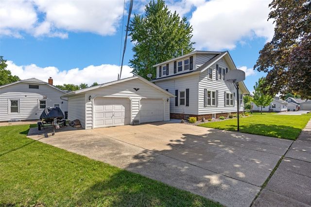 1100 English Boulevard, Marion, IA 52302