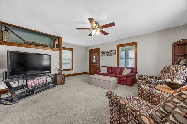 1100 English Boulevard, Marion, IA 52302
