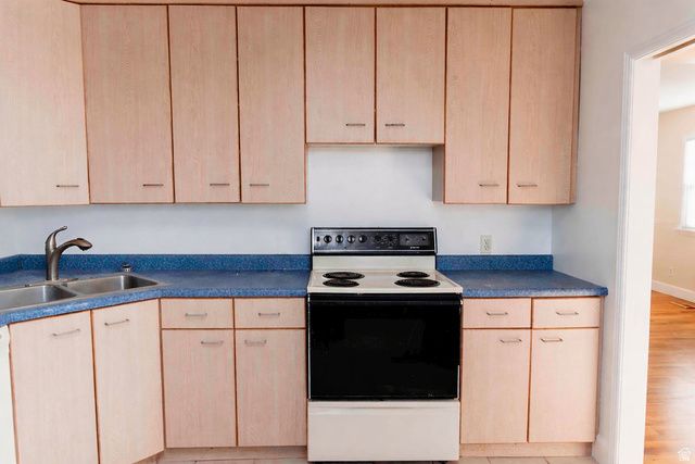 4594 W 5335 S, Kearns, UT 84118