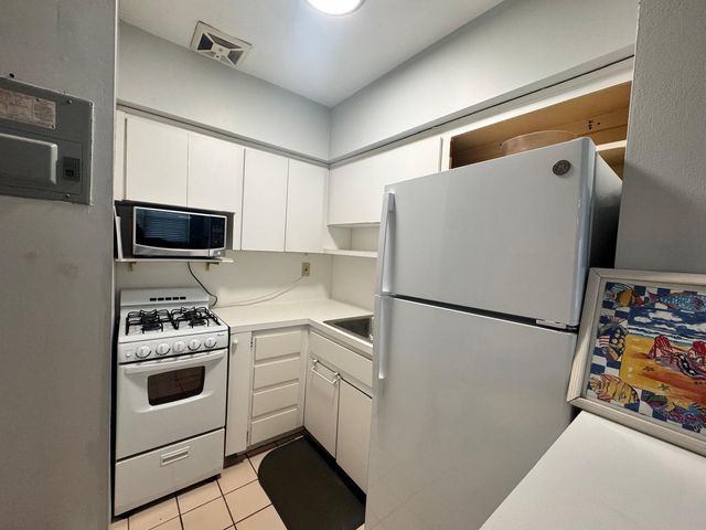 2001 S Ocean Drive 46, Hallandale Beach, FL 33009