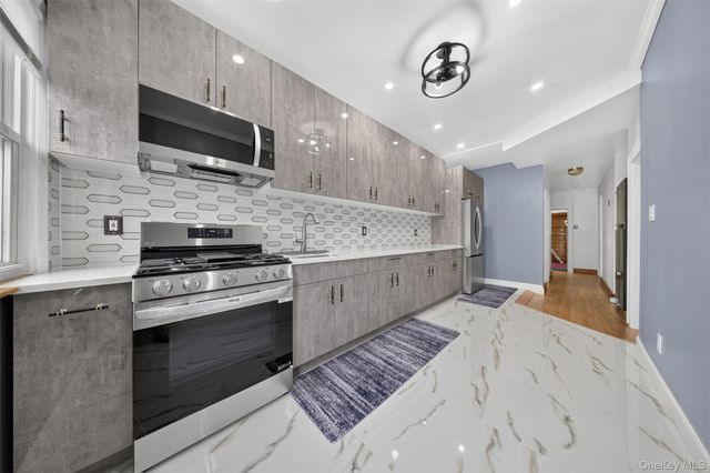 104-21 92nd Avenue, Richmond Hill, NY 11418